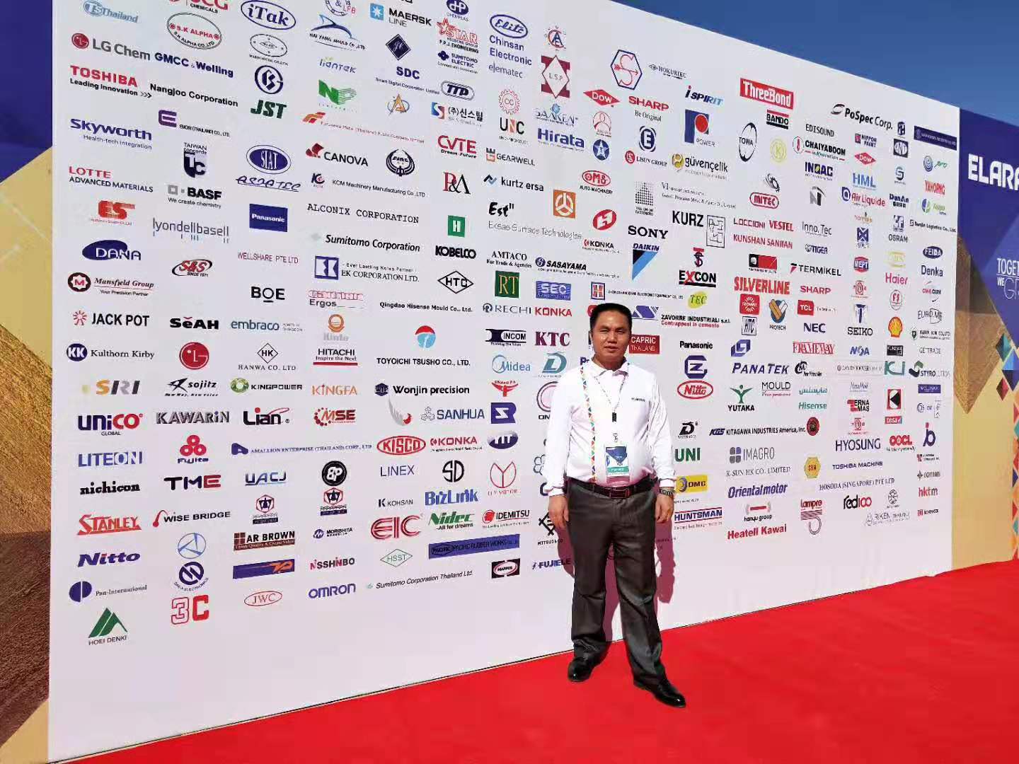 青島鑫精誠(chéng)謝總經(jīng)理出訪埃及參加供應(yīng)商大會(huì)